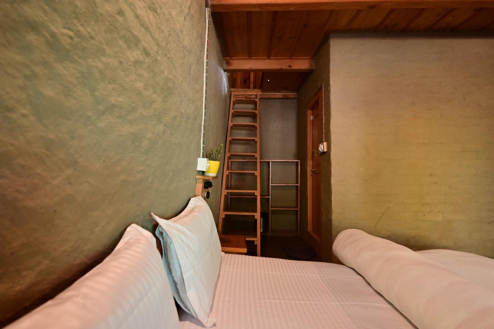 Himalayan Mud Resort Касоль Екстер'єр фото